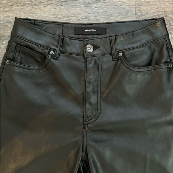 Vero Moda Brenda High-rise Straight Faux Leather Pant - Picture 4 of 8